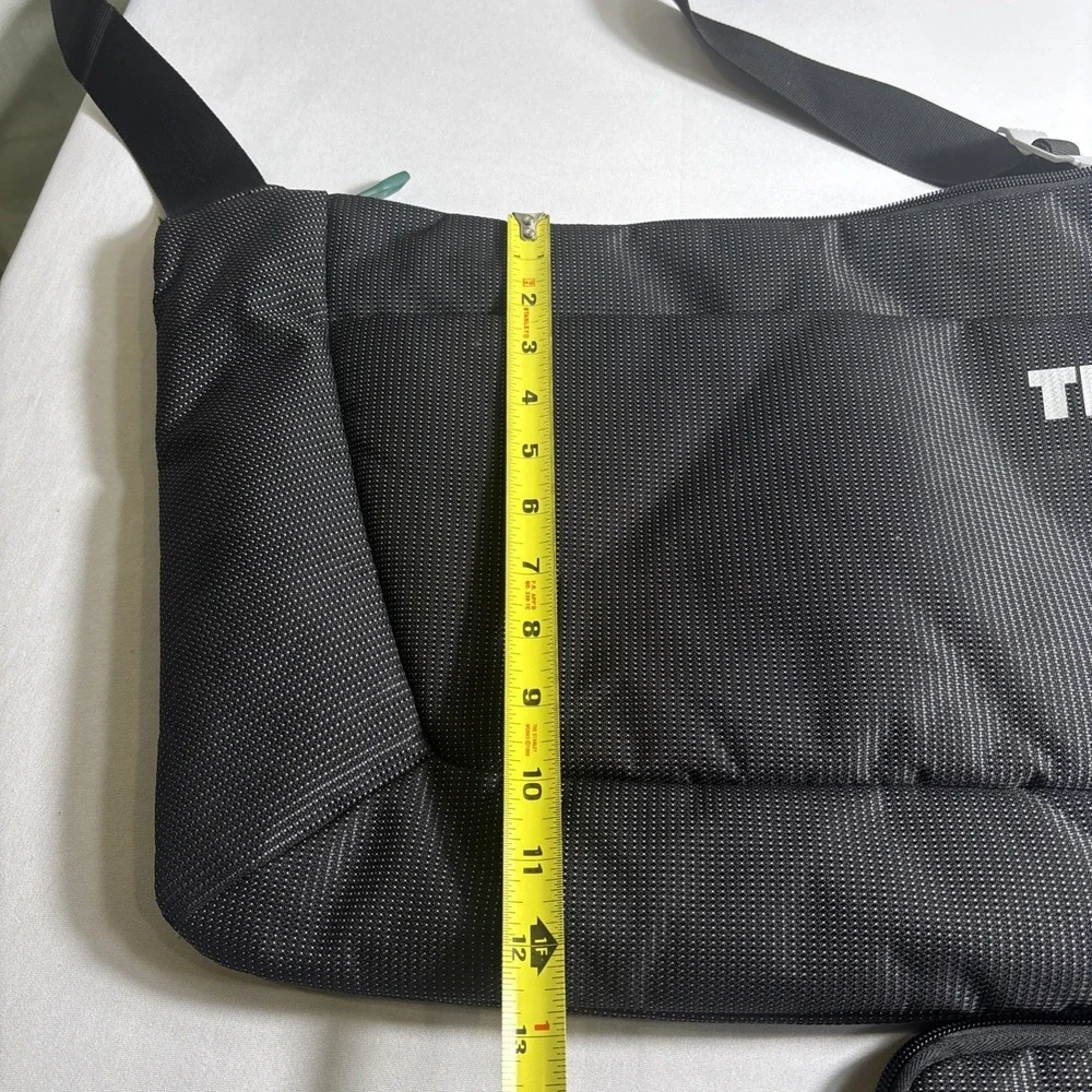 THULE Sweden Messenger Bag +‎ Laptop Sleeve 15